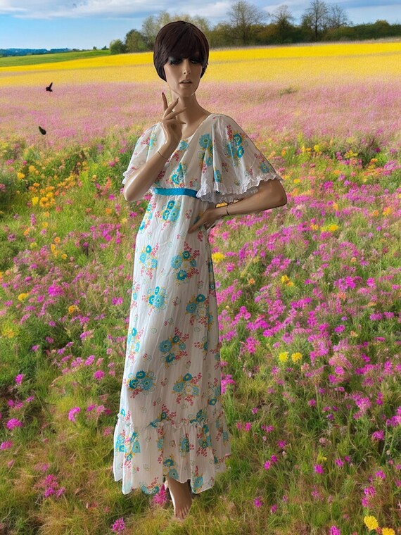 Beautiful floral print vintage 70s maxi dress 10 … - image 7