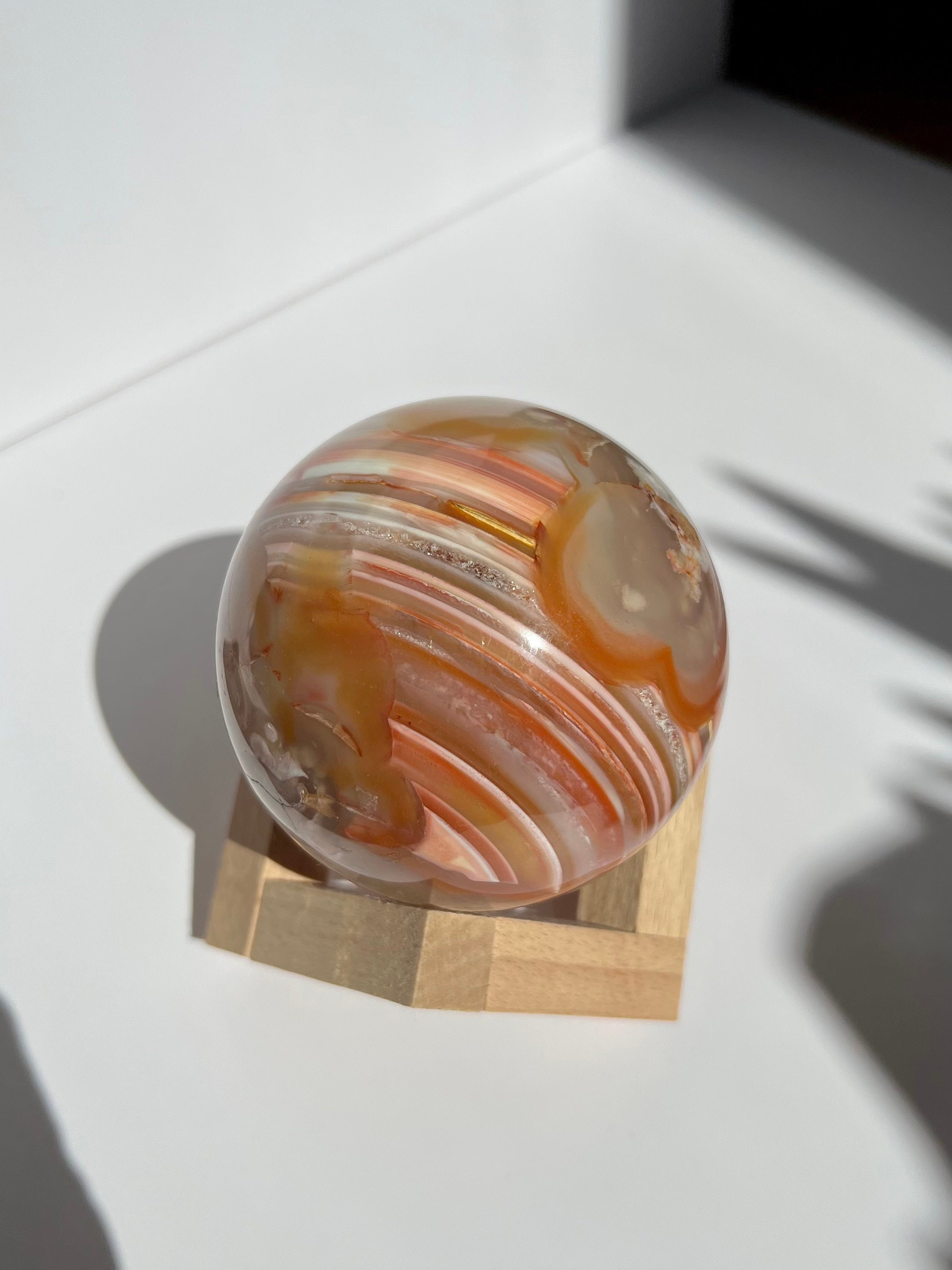 Striking Striped Bandings Carnelian Flower Agate Quartzy Filled Planet 8cm Sphere