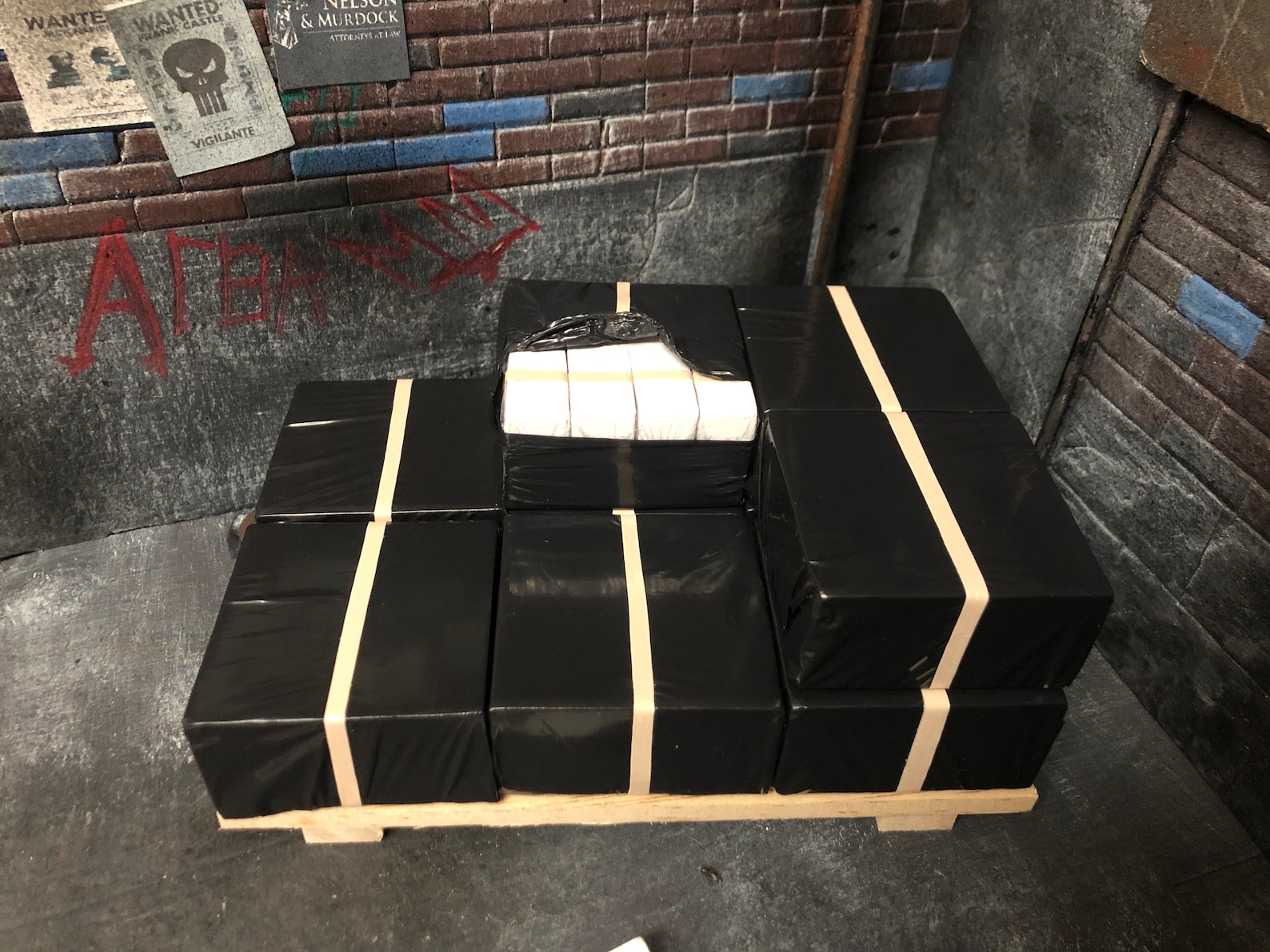 1:12 Scale Large Contraband Pallet Prop Diorama Action Figure ...