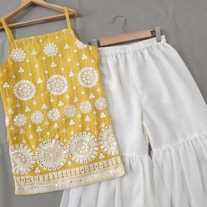 Gele Kurti Sharara-set voor kinderen: Indiase feestkleding