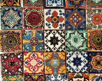 20 azulejos surtidos de Talavera mexicana de 2,5 x 2,5 cm (1" x 1"). Arte popular. Mosaico de cerámica de barro hecho a mano.