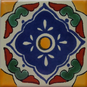 Lote de 24 AZULEJOS DE CERÁMICA TALAVERA 4 X 4" Azulejos de barro tradicional mexicano hechos a mano, decoración para el hogar, paredes, encimeras, salpicaduras, elevadores de escaleras