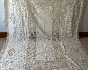 Antique 1930s Ornate Fine Linen Lace Embroidered Cutwork Tablecloth