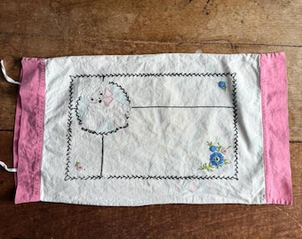 Vintage 1930er Jahre 1940er Jahre besticktes kleines Kinderkissen Rosa gestickter Hund