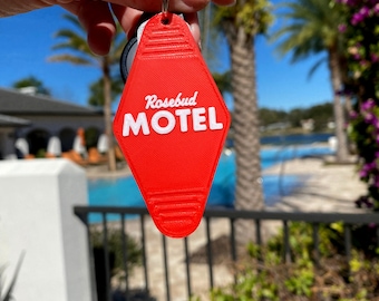 Rosebud Motel Vintage Keychain - Llavero Rojo Decorativo