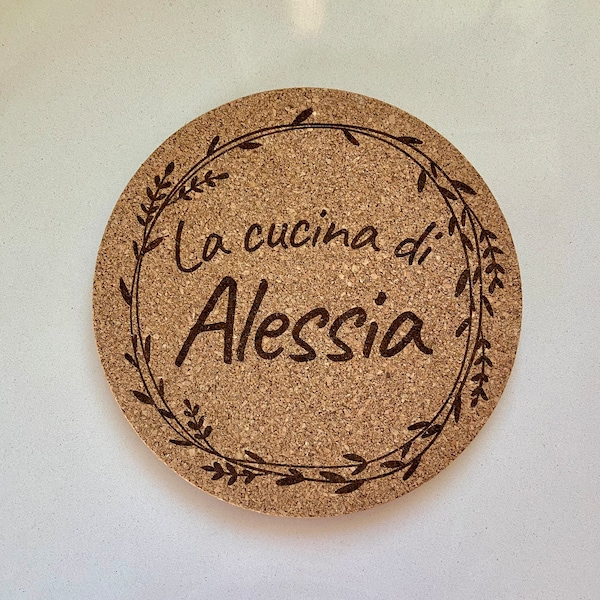 Sottopentola in sughero 19 cm personalizzato con nome- regalo personalizzato - cucina - festa nonni- mamma- papà- Natale