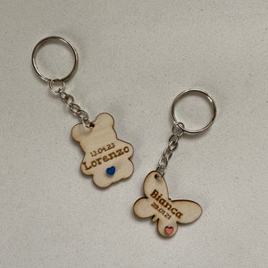Portachiavi bomboniera in legno personalizzati con nome e data- regalo personalizzato - nascita- battesimo- bambini- bomboniere