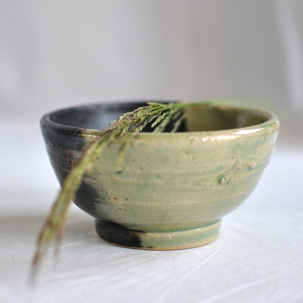 IMMACULATE Black and Sage Green Vintage Studio Pottery Dish | Split Glazed Ramen Bowl | Ideal as a Cacti Pot