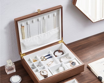 Caja de joyería de nogal hecha a medida, organizador minimalista para anillos, pulseras, pendientes y collares.