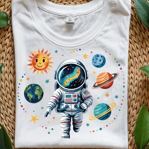 Astronauta (Png), Diseño de sublimación, Dibujos animados del espacio (Png), Planetas coloridos (Png), Diseño de camiseta, Sudadera (Png), Descarga digital (Png), DTF