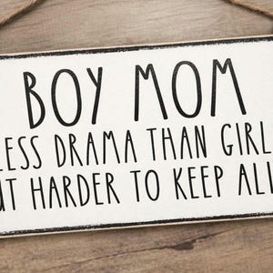Letrero para mamá de niño, Frase divertida para mamá, Día de la Madre, Decoración de pared estilo granja, Regalo para madre de niños, Decoración del hogar, Letrero de la vida de mamá, Decoración estilo granja para mamá