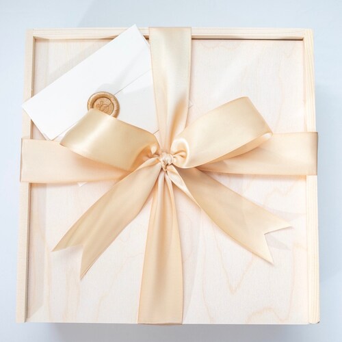 Martha's Vineyard Gifts / shops Edgartown Gift Box