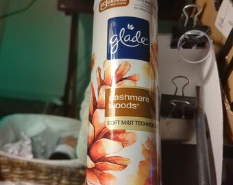 Ambientador en spray Glade Cashmere Woods de 208 g (7.30 oz)