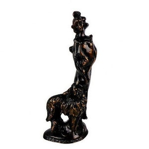 Signierte Auguste Moreau Bronze Frau mit Hundestatue, Auguste Moreau Bronzestatue, Antike Bronzestatue, Bronzestatue des 20.Jahrhunderts