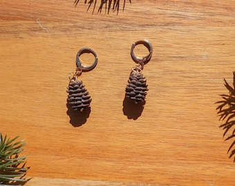 Pendientes colgantes de piña / Joyería rústica de bosque / Pendientes inspirados en la naturaleza