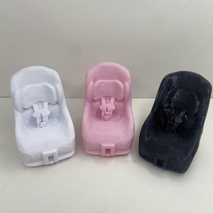 Mini Dollhouse Baby Car Seat – 1:12 Scale | Realistic Infant Carrier for Miniature Scenes - V7