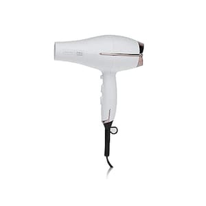 Könnte beinhalten: Ein weißer Haartrockner mit roségoldenen Akzenten. Der Haartrockner hat einen langen Griff mit Bedienelementen und ein schwarzes Kabel. Der Markenname "AVANTI PRO" ist auf der Seite aufgedruckt.