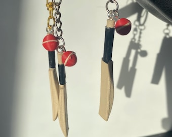 Unique Cricket Bat Keychain – Rare Sports Accessory & Gift for Cricket Lovers – Mini Cricket Gear Charm