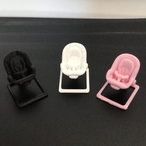 Miniaturowa huśtawka dla niemowląt – replika drukowana w 3D | Akcesorium do domku dla lalek w skali 1:12 – wersja 2