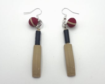 Pendientes de críquet: Mini pendientes deportivos (par, varias variantes)