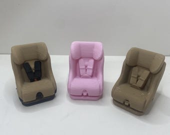 Mini Dollhouse Baby Car Seat – 1:12 Scale | Realistic Infant Carrier for Miniature Scenes - V12
