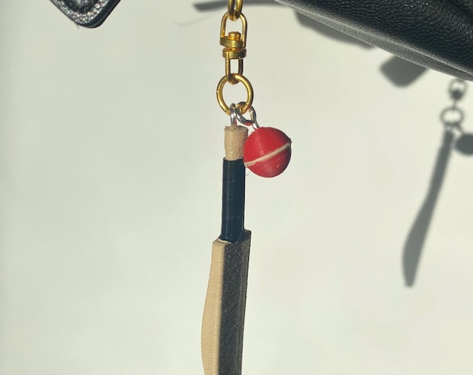Mini Cricket Bat Keychain: Rare Sports Accessory