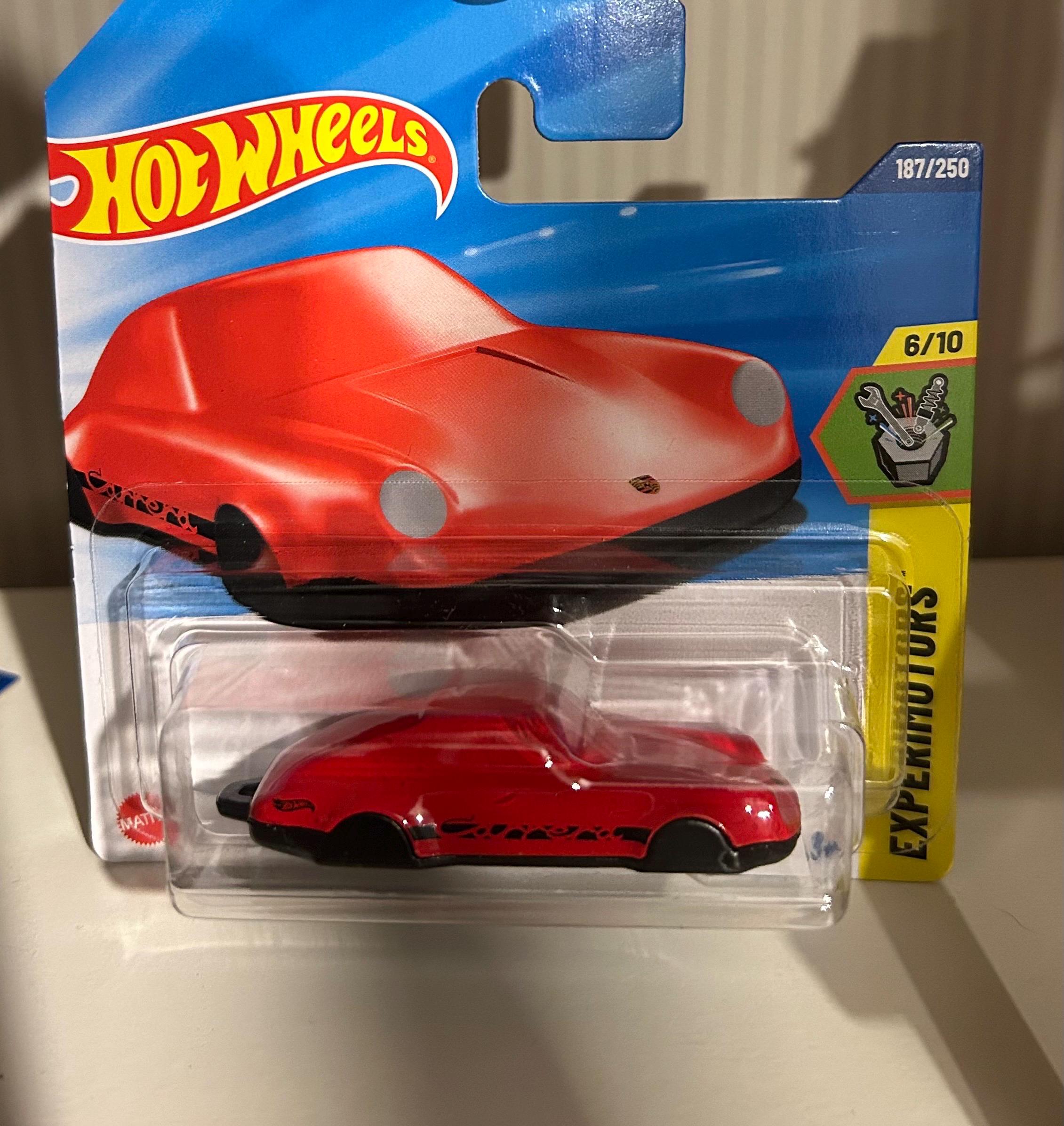 ホットウィール ポルシェ 911 カレラ 1:64 – 新品箱入り、コレクター