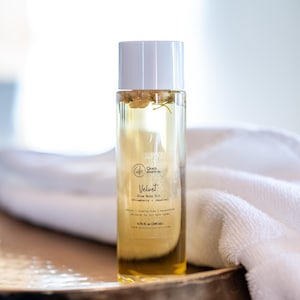 Body Oil for glowing Skin, Body Oil for Massage, Moisturizing Body Oil for dry skin, Jasmine Body Oil, Hydrating Body Oil, Coconut body oil