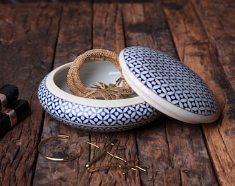 Mayari box, jewelry box, ceramic box, porcelain box