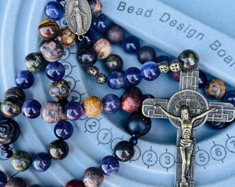 AAAグレードの天然宝石ロザリオ、ジュジュウッドビーズ、ブロンズ製聖ベネディクト十字架