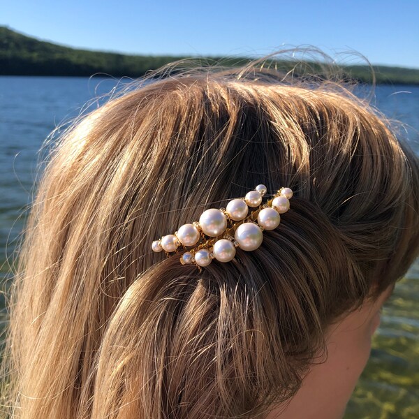 Pale pink pearl hair comb with tiny gold beaded detail — elegant accessories for bride, bridesmaid, prom, graduation, galas, parties, retro