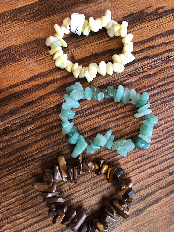 large chunky raw peridot, tiger’s eye, and green aventurine healing crystal chip gemstone bracelet