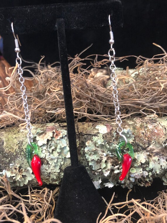 Miniature spicy red glass dangling cayenne chili pepper earrings silver fish hook earrings
