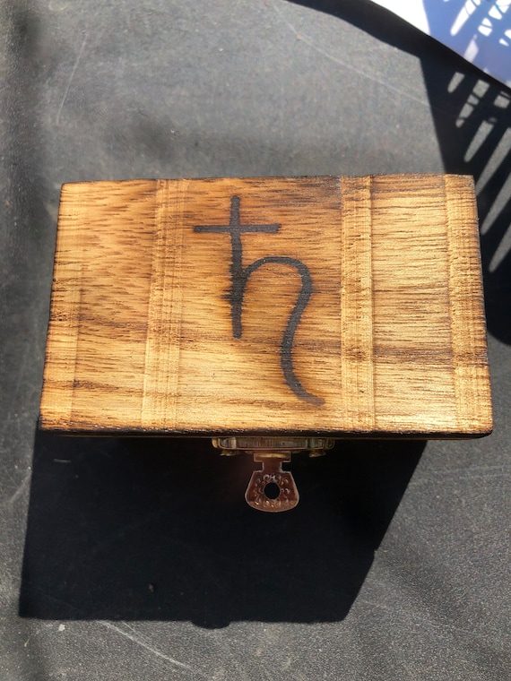 Saturn sigil hex box or offering box, deity/ritual/spell handmade wood-burned gift curse d