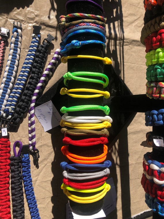 Simple and Cute Friendship Bracelets in a Variety of Colors 