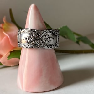 Stainless steel floral spoon ring, vintage rings, spoonflower, non tarnish ring, eco friendly gifts, spoon ring, upcycled jewelry, boho ring