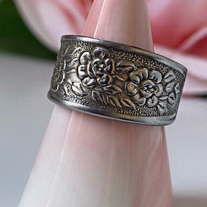 Elegant floral stainless steel spoon ring, floral spoon ring, spoon jewelry, spoonflower, eco-friendly jewelry, upcycled ring