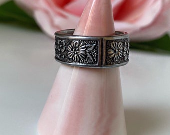 Stainless steel floral spoon ring, flower spoon ring, stainless steel ring, spoon ring, upcycled jewelry, spoonflower  eco-friendly jewelry