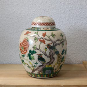 Vintage Chinese Famille Verte Ginger Jar with Lid – Cream Base with Birds & Floral Motif Light Crazing