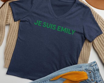 I am Emily (in French - green letters) - Women’s Relaxed V-neck T-shirt
