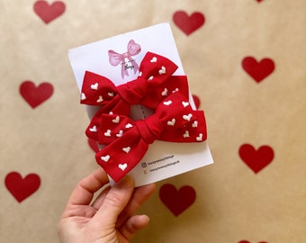 Ensemble de nœuds en queue de cochon coeurs brodés pour la Saint-Valentin : Barrettes à cheveux rouges