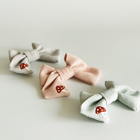 YEAH HAIR CLIP SMALL LIGHT GREY YEAH HAIR CLIP SMALL LIGHT GREY