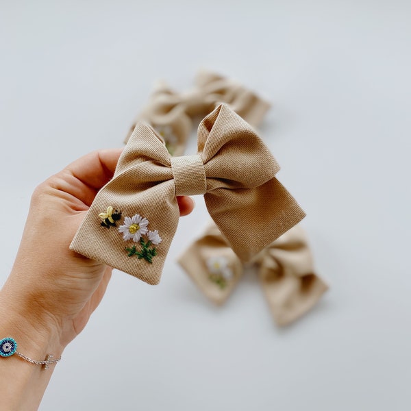 Linen Hair Bows, Floral Hair Bow, Neutral Hair Bow, Toddler Hair Clip, Baby Hair Bows, Girls Hair Clip, Embroidered Hair Bow, Baby Hair Clip