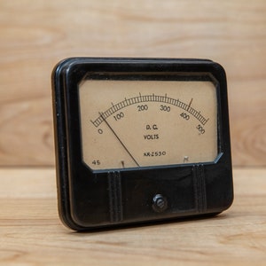 Vintage Industrial KR-2530 Industrial DC Voltmeter Bakelite Case