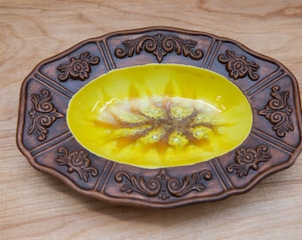 Vintage Treasure Craft Ceramic Dish: MCM Sunburst Ashtray