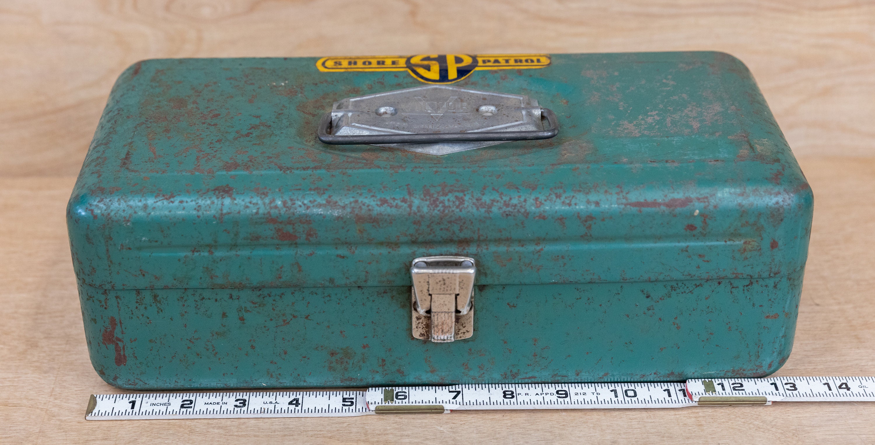Vintage Tackle Box, Fishing Lures & Equipment, Gift for Fisherman, Boy  Scout Knives, Green Victor Shore Patrol Treasure Chest 