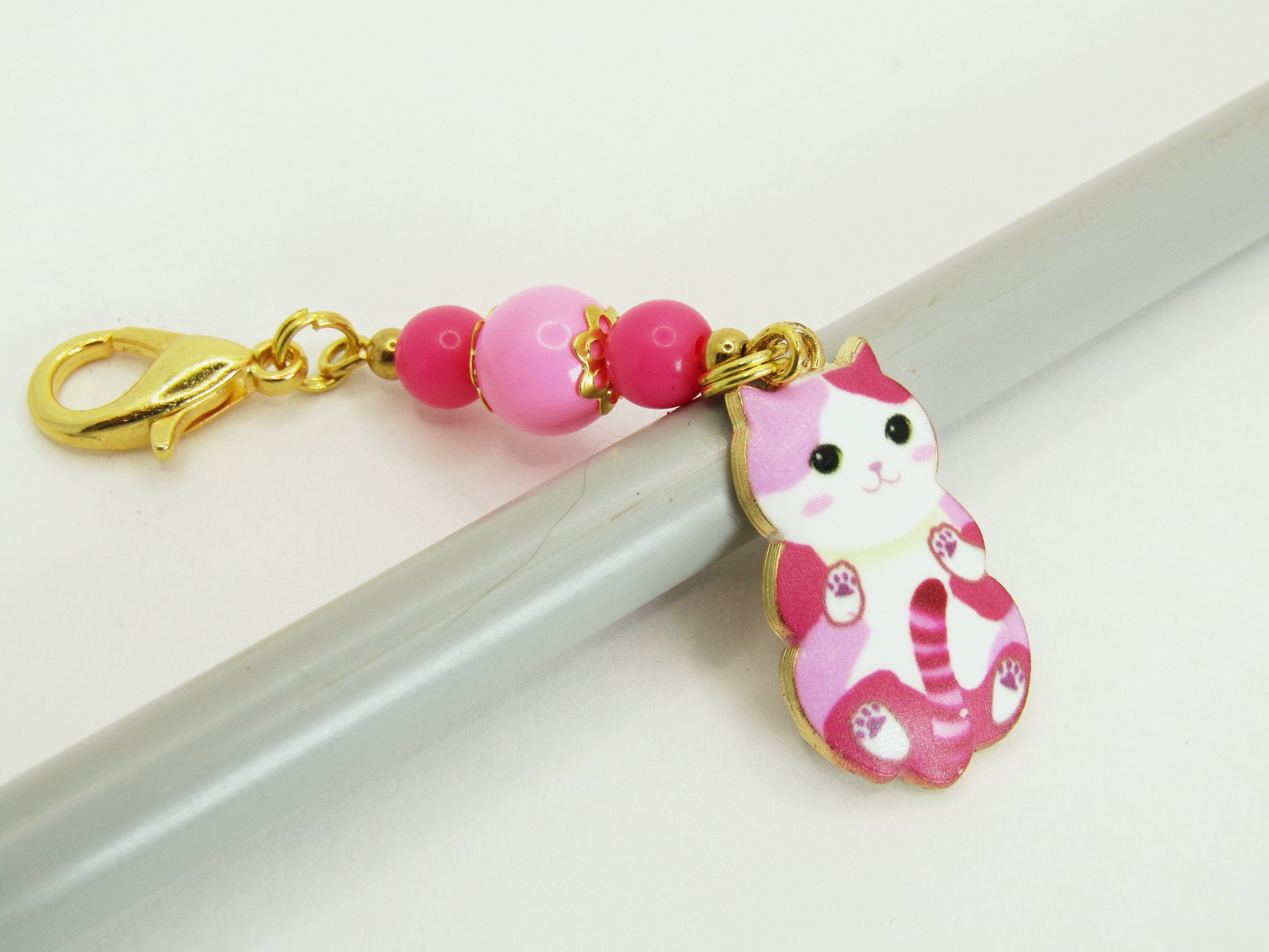 Little Luxuries Designs Hello Kitty Style Crystal Keychain/Bag Charm