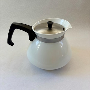 Vintage Corning Ware All White 6-cup Stovetop Teapot Tea Kettle with Handle