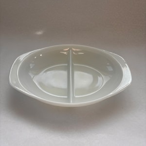Vintage Pyrex Divided Serving Casserole Dish Milk Glass 1063 1.5 Qt. Bakeware - Made in the USA