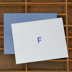 Marineblaues Monogramm Letterpress Gefaltetes Karte Karte || Boxed Set mit 6 Navy Monogramm Grußkarten || Moderne Schrift Monogramm || Grußkarten mit Monogramm